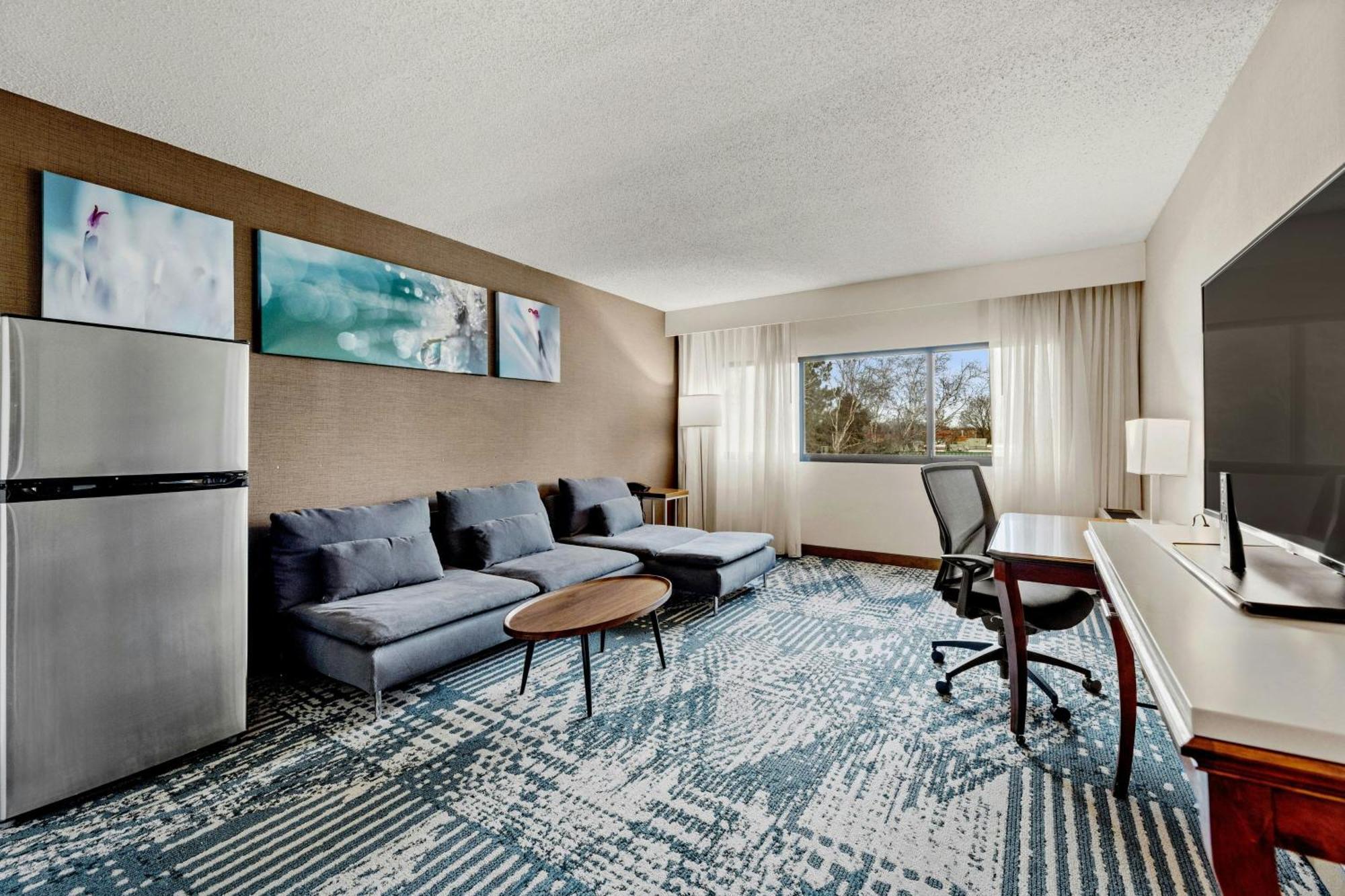 Delta Hotels By Marriott Mount Pleasant Racine Exterior photo